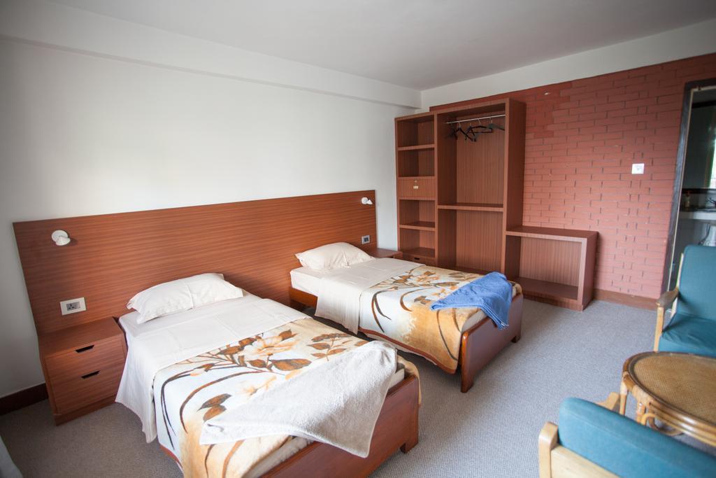 Maya Guest House Thimi Exterior foto